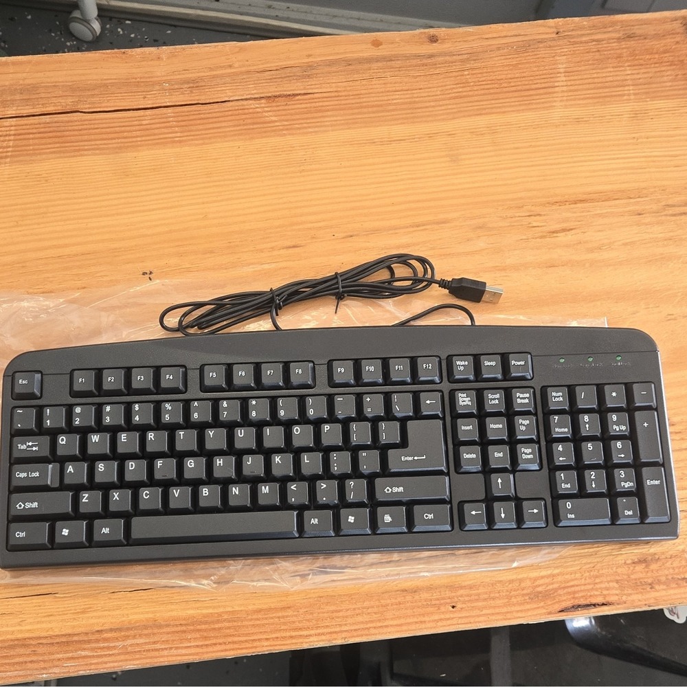 iMicro KB-US919EB Wired USB Standard Keyboard Black English QWERTY Numeric Pad